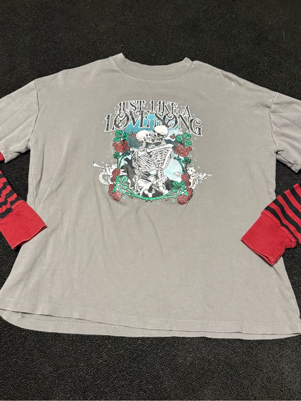 Empyre Gray Long Sleeve Graphic Tee with Red Cuffs